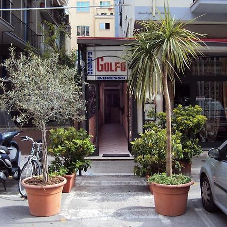 פולוניקה Albergo Golfo מראה חיצוני תמונה