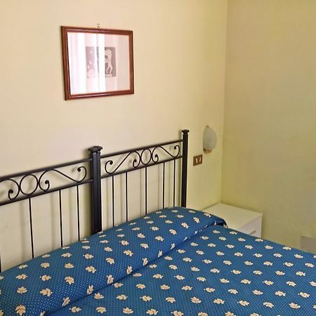 פולוניקה Albergo Golfo מראה חיצוני תמונה