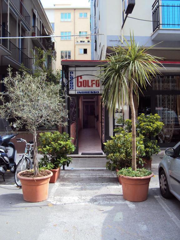 פולוניקה Albergo Golfo מראה חיצוני תמונה