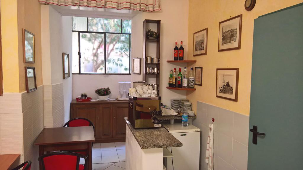 פולוניקה Albergo Golfo מראה חיצוני תמונה