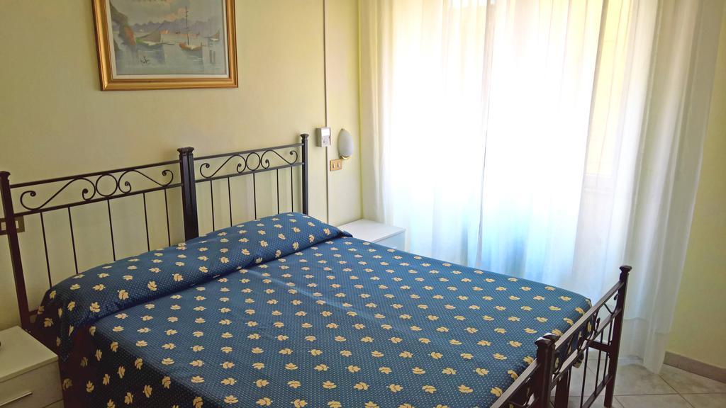 פולוניקה Albergo Golfo מראה חיצוני תמונה