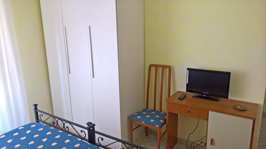 פולוניקה Albergo Golfo מראה חיצוני תמונה