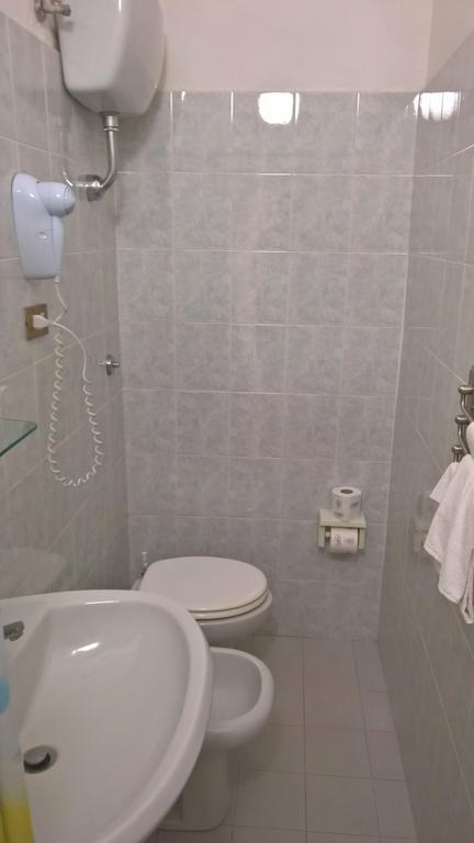 פולוניקה Albergo Golfo מראה חיצוני תמונה