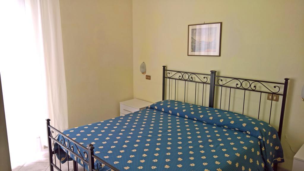 פולוניקה Albergo Golfo מראה חיצוני תמונה