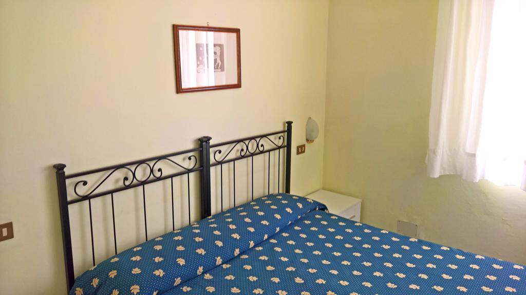 פולוניקה Albergo Golfo מראה חיצוני תמונה