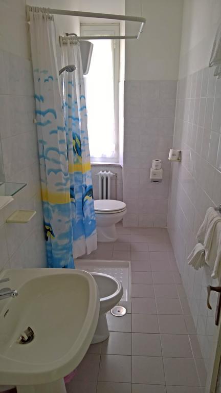 פולוניקה Albergo Golfo מראה חיצוני תמונה