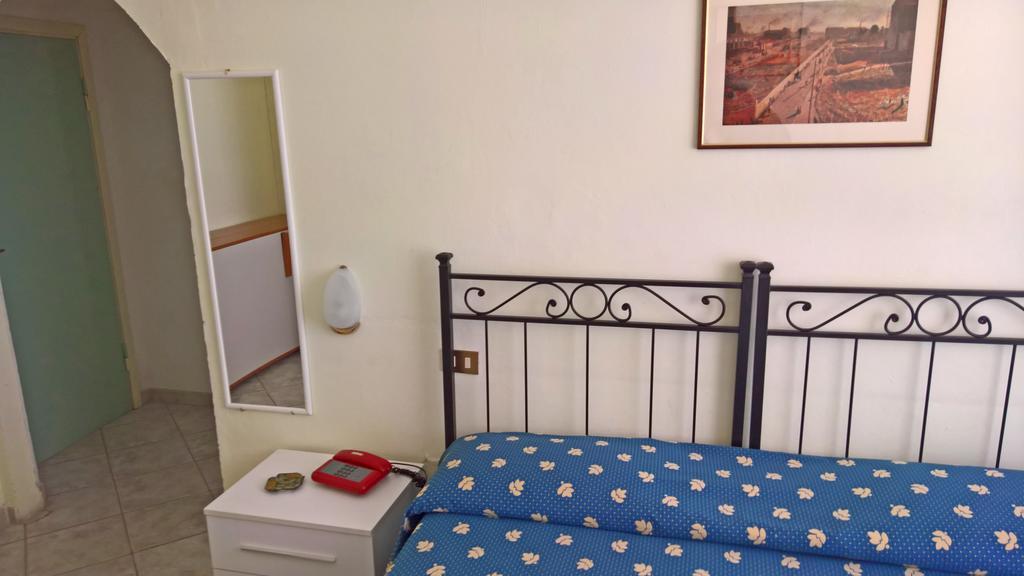 פולוניקה Albergo Golfo מראה חיצוני תמונה