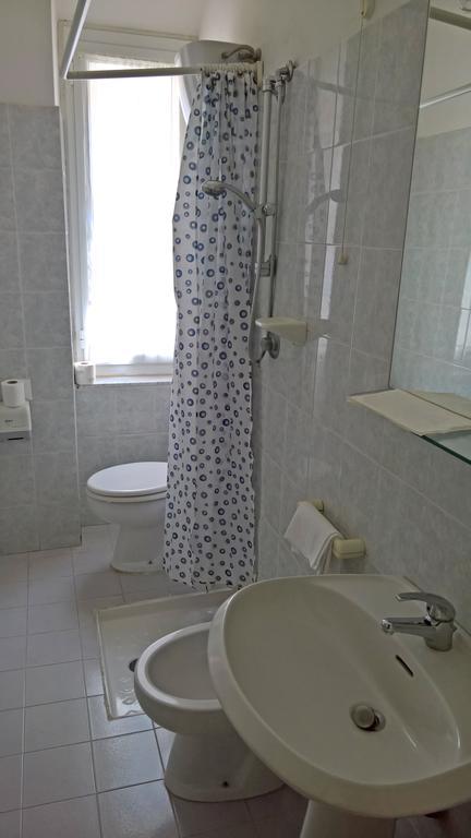 פולוניקה Albergo Golfo מראה חיצוני תמונה
