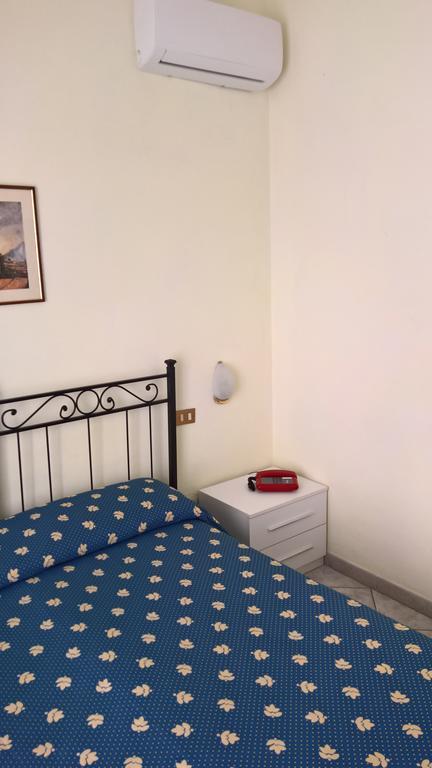 פולוניקה Albergo Golfo מראה חיצוני תמונה