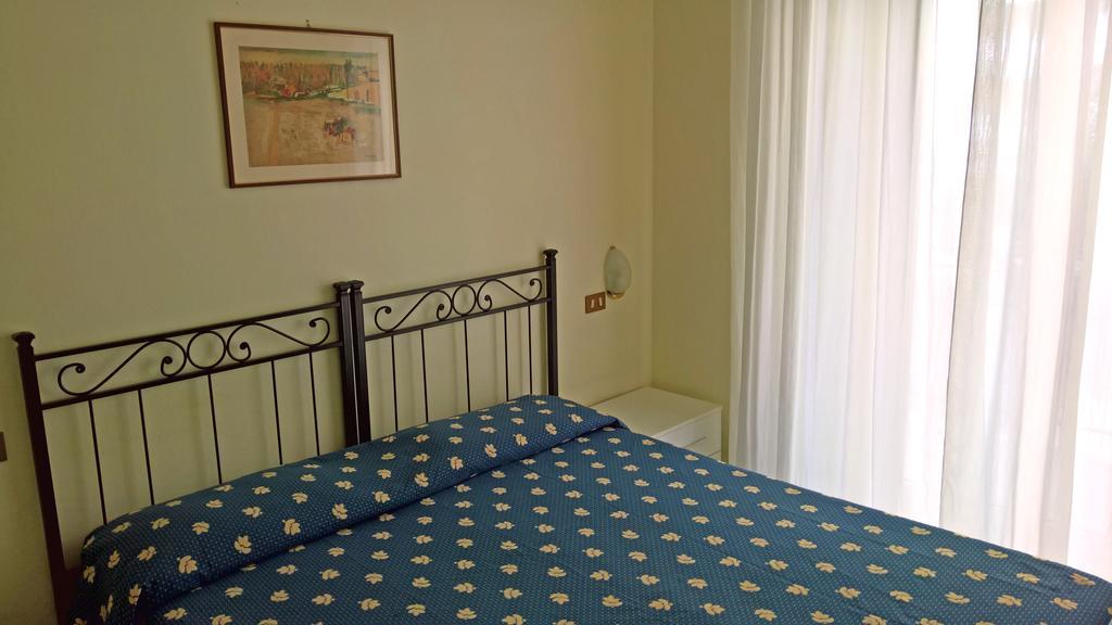 פולוניקה Albergo Golfo מראה חיצוני תמונה