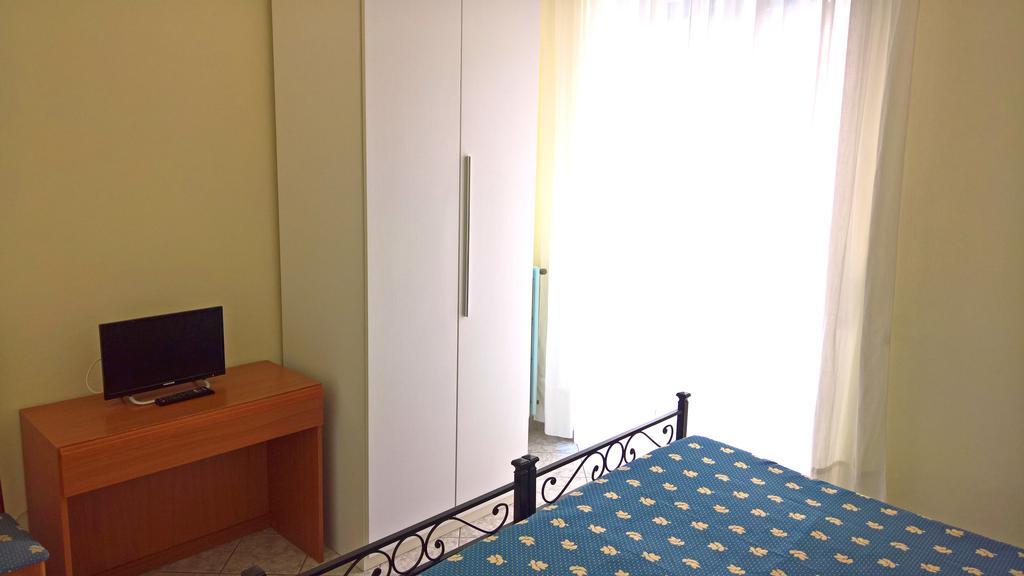 פולוניקה Albergo Golfo מראה חיצוני תמונה